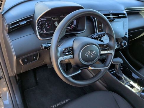 Used 2024 Hyundai Tucson SE image 14