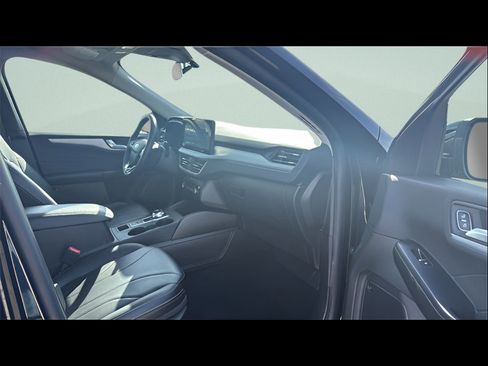 Used 2025 Ford Escape PHEV w/ PHEV Premium Package image 19