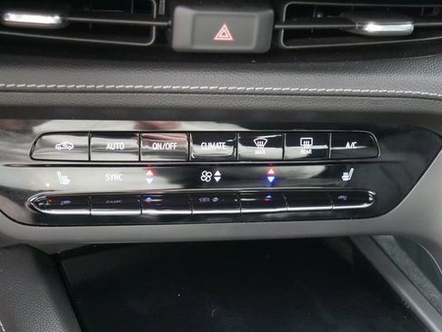 Used 2023 Buick Envision Essence image 21