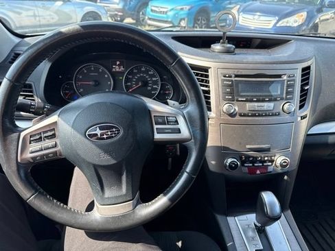 Used 2013 Subaru Outback 2.5i Premium w/ All-Weather Pkg AWD/4WD image 12