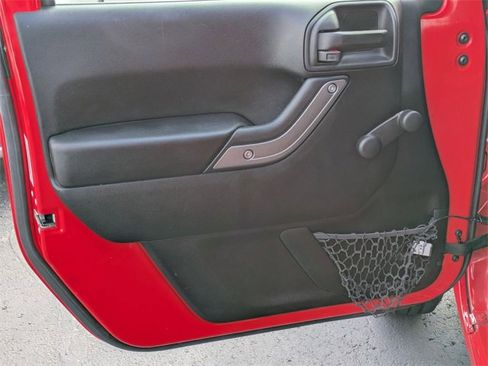 Certified 2017 Jeep Wrangler Unlimited Sport image 12