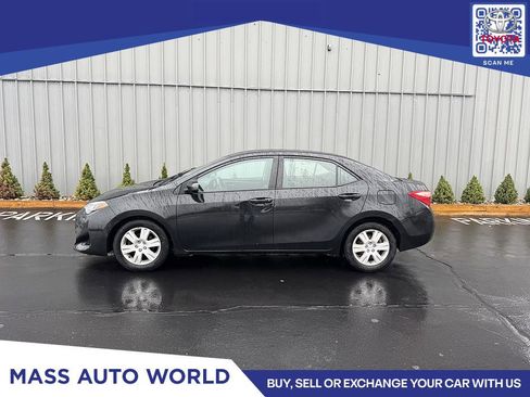 Used 2018 Toyota Corolla LE image 1