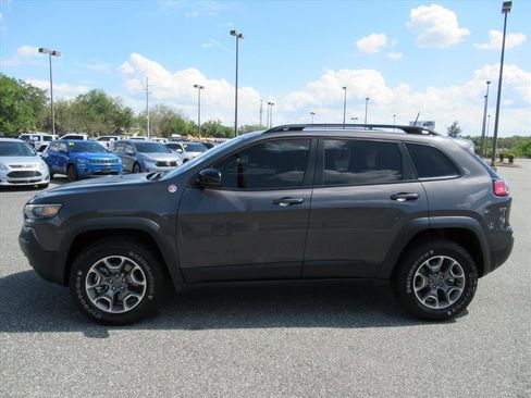 Used 2022 Jeep Cherokee Trailhawk w/ Premium Leather Package AWD/4WD image 4