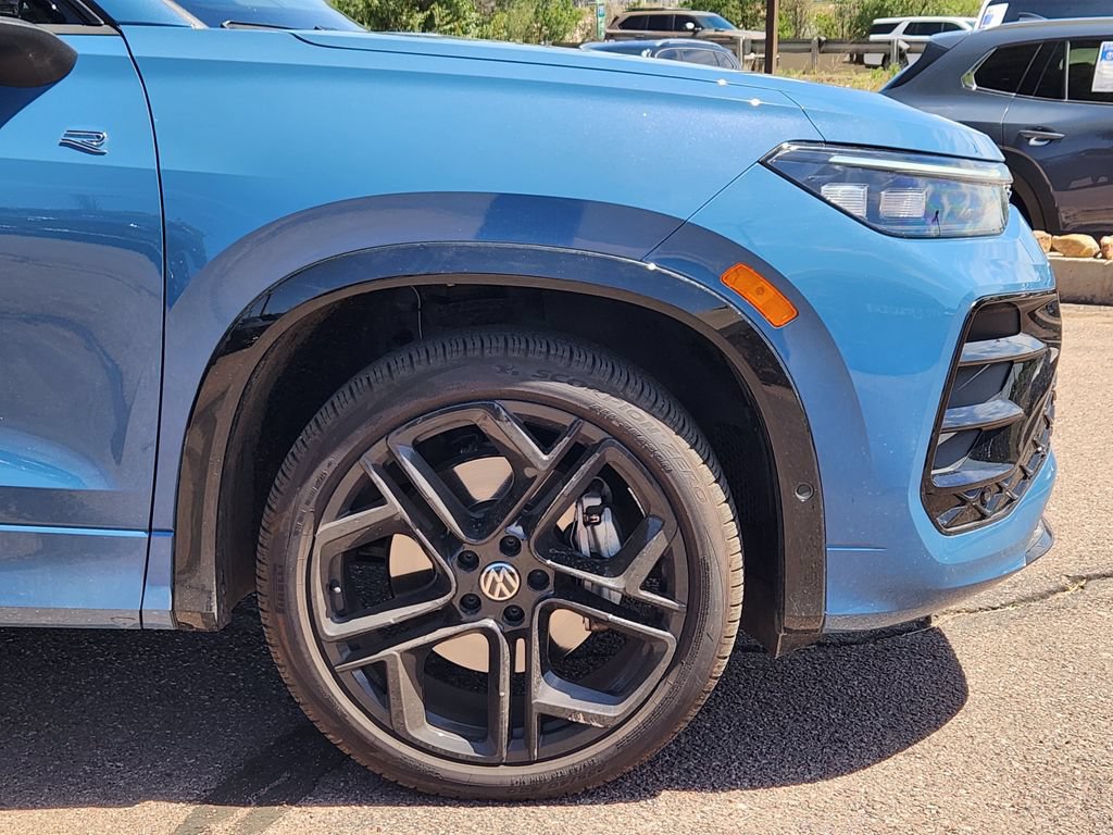 Used 2025 Volkswagen Tiguan SE R-Line AWD/4WD image 29