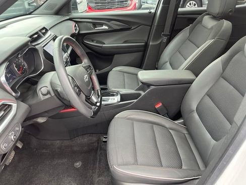 Used 2023 Chevrolet TrailBlazer RS w/ Sun and Liftgate Package FWD image 12