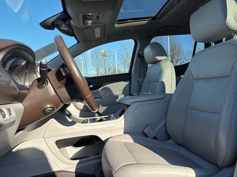 Used 2020 GMC Acadia SLT w/ Premium Package image 11