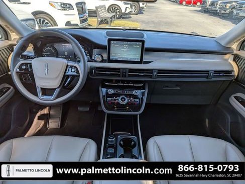 Used 2022 Lincoln Corsair FWD image 16