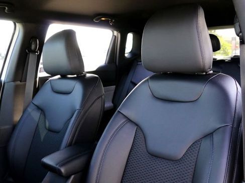 New 2026 Jeep Compass Latitude image 10