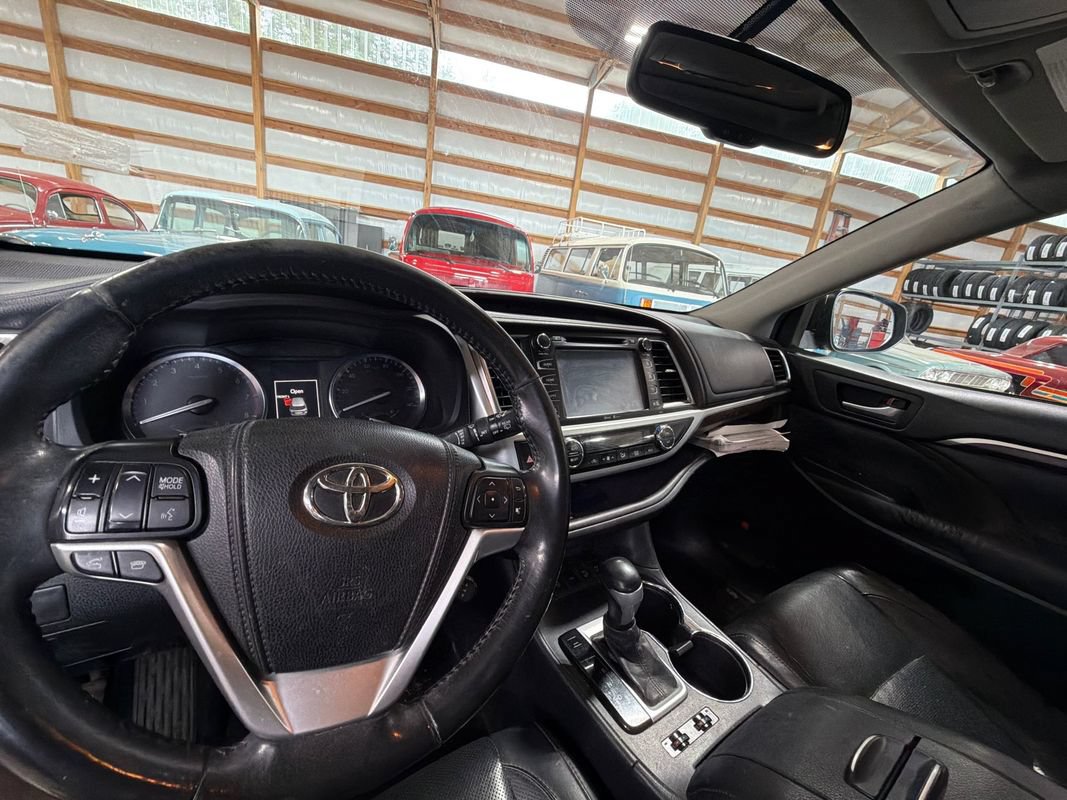 Used 2015 Toyota Highlander Limited AWD/4WD image 13
