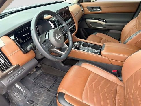 Used 2023 Nissan Pathfinder Platinum AWD/4WD image 19