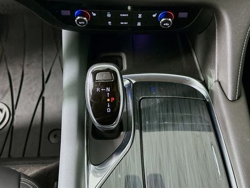 Used 2019 Buick Enclave Essence image 23