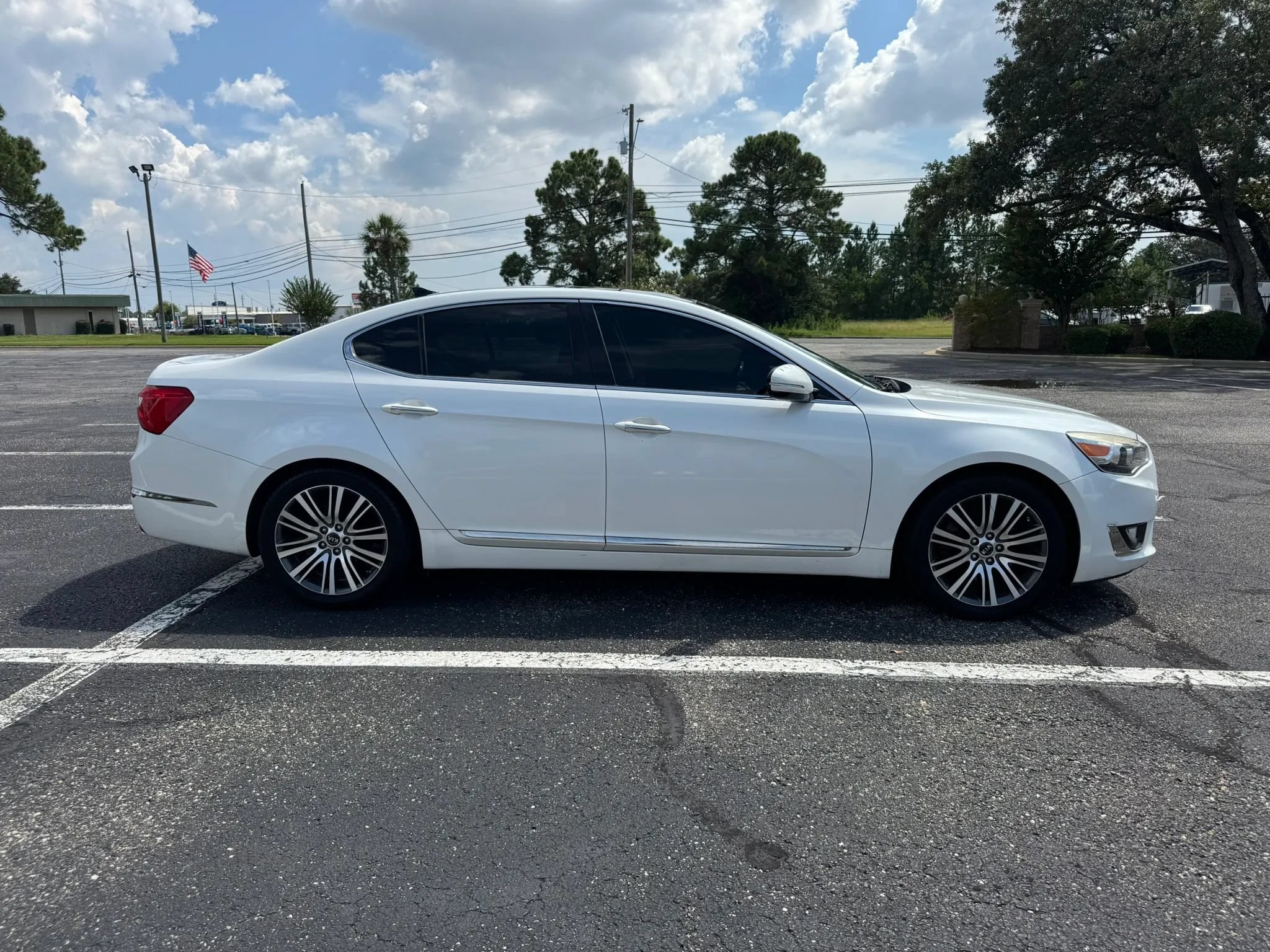 Used 2016 Kia Cadenza Premium FWD image 5
