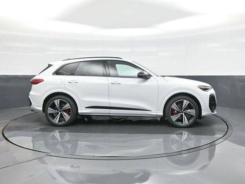 New 2026 Audi SQ5 Premium Plus AWD/4WD image 8
