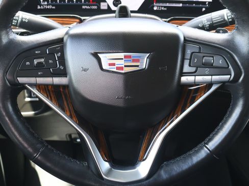 Used 2021 Cadillac Escalade ESV Premium Luxury w/ Driver Assist Tech Package image 15