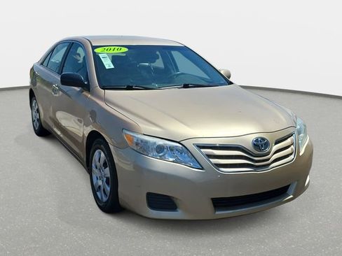 Used 2010 Toyota Camry LE FWD image 3