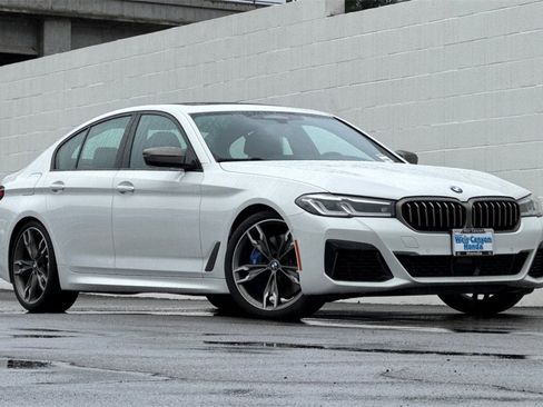 Used 2023 BMW M550i xDrive image 2