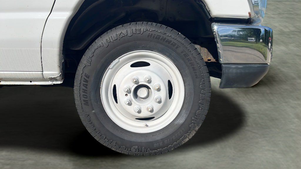 Used 2015 Ford E-350 and Econoline 350 Super Duty RWD image 15