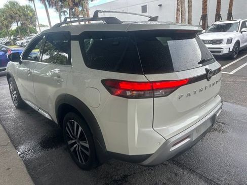 Certified 2023 Nissan Pathfinder Platinum w/ Cargo Package FWD image 10