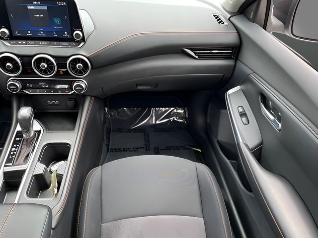 Used 2022 Nissan Sentra SR w/ Lighting Package FWD image 16