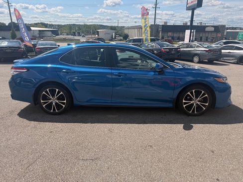 Used 2020 Toyota Camry SE w/ Audio Package AWD/4WD image 5