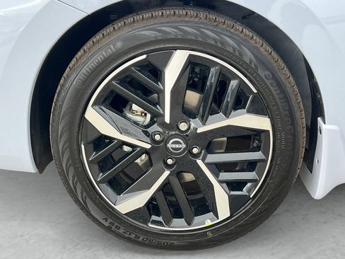 New 2025 Nissan Versa SR image 23