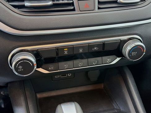 Used 2022 Nissan Altima 2.5 SV image 30