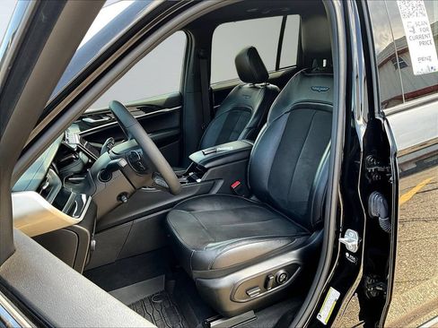 Used 2022 Jeep Grand Cherokee Trailhawk w/ Luxury Tech Group III AWD/4WD image 23