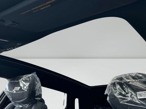 New 2026 Cadillac Lyriq Sport w/ LPO, Floor Liner Package AWD/4WD image 9
