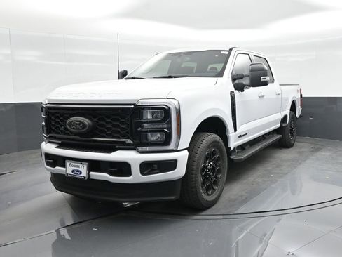 New 2026 Ford F250 Lariat w/ Black Appearance Package image 18