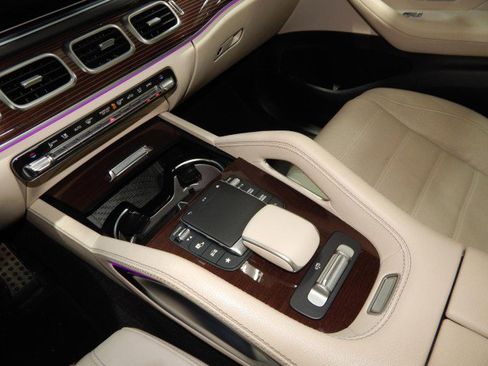 Used 2024 Mercedes-Benz GLS 580 4MATIC w/ Warmth & Comfort Package image 13