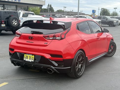 Used 2022 Hyundai Veloster N FWD image 5