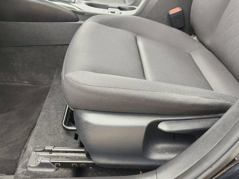 Used 2024 Toyota Corolla LE FWD image 18