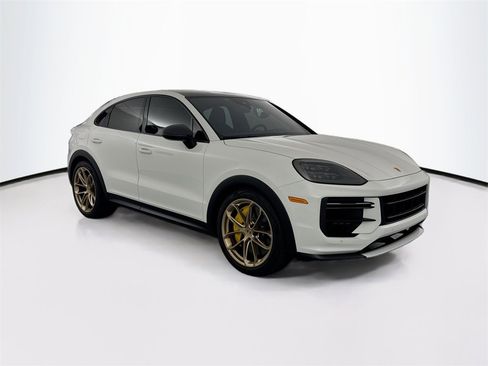 Used 2024 Porsche Cayenne Turbo GT image 3