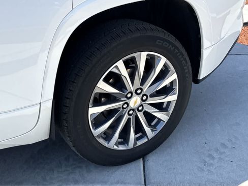 Used 2023 Chevrolet Traverse Premier AWD/4WD image 8