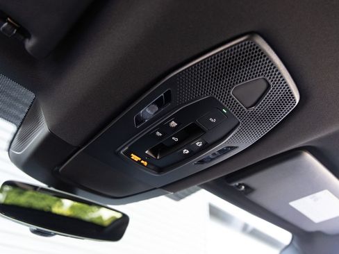 Certified 2026 Porsche Macan 4 Electric AWD/4WD image 20