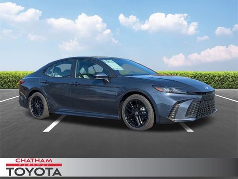New 2026 Toyota Camry SE FWD image 1