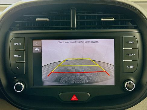 Used 2025 Kia Soul LX w/ LX Technology Package image 22