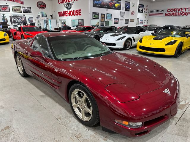 Used 2003 Chevrolet Corvette Coupe w/ Preferred Equipment Group RWD image 30
