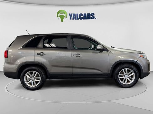 Used 2015 Kia Sorento LX AWD/4WD image 6
