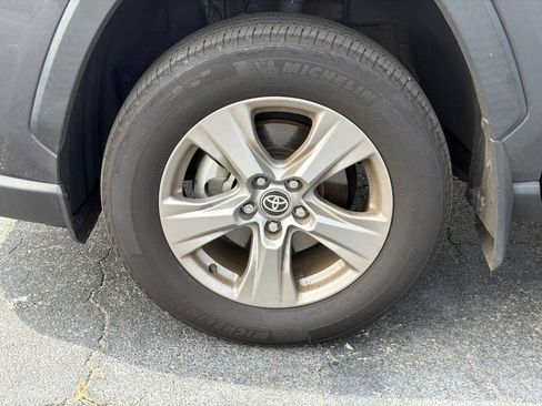 Used 2024 Toyota RAV4 XLE w/ Convenience Package FWD image 14