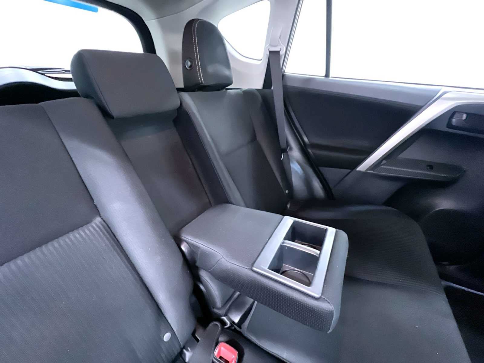 Used 2013 Toyota RAV4 XLE AWD/4WD image 38