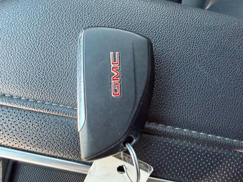 Used 2022 GMC Sierra 1500 SLT w/ SLT Premium Package image 35