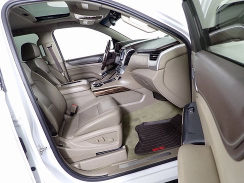 Used 2017 GMC Yukon SLT image 34