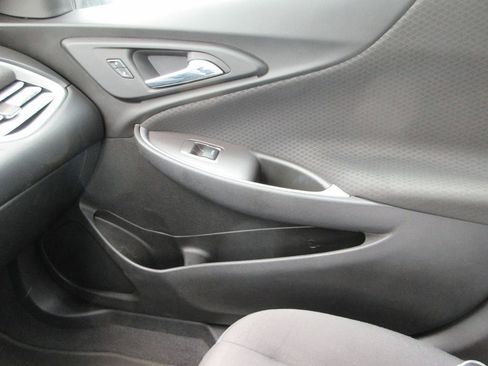 Certified 2017 Chevrolet Malibu LS image 30