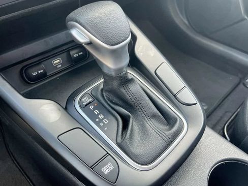 Used 2024 Kia Soul LX w/ LX Technology Package FWD image 20