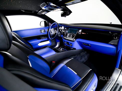 Used 2017 Rolls-Royce Wraith RWD image 24