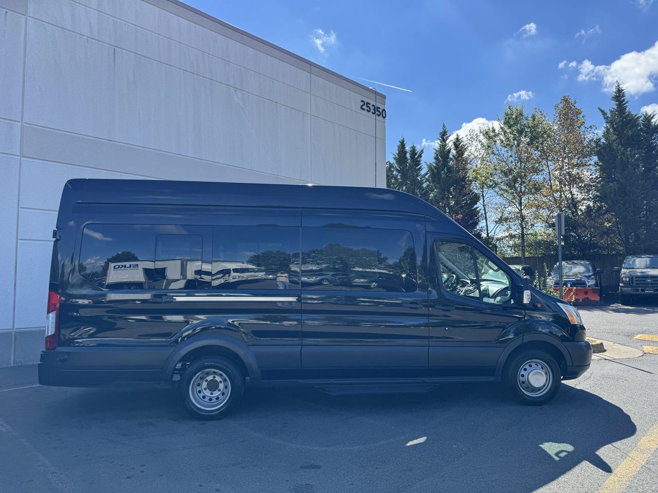 Used 2016 Ford Transit 350 XLT RWD image 2