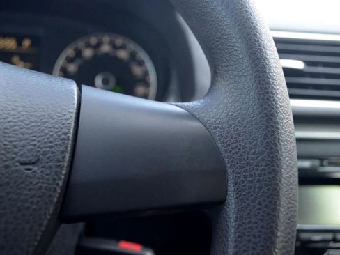 Used 2013 Volkswagen Passat 2.5 S image 32