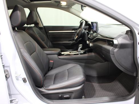 Used 2023 Nissan Altima 2.5 SR w/ SR Premium Package FWD image 24