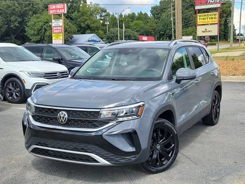 Certified 2024 Volkswagen Taos SE w/ Panoramic Sunroof Package FWD image 42